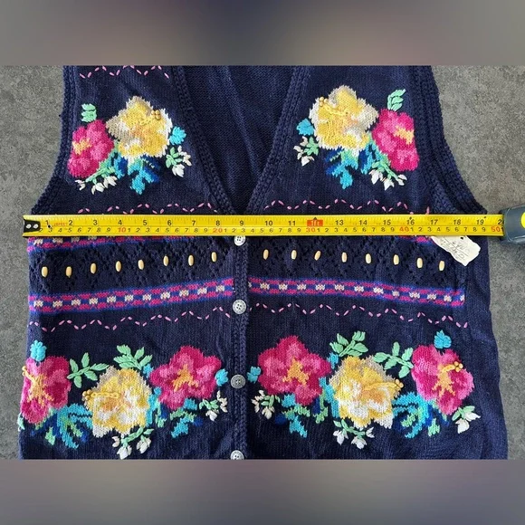 Vintage Jantzen hand embroidered Floral Button Down Cottagecore Vest - Picture 7 of 8